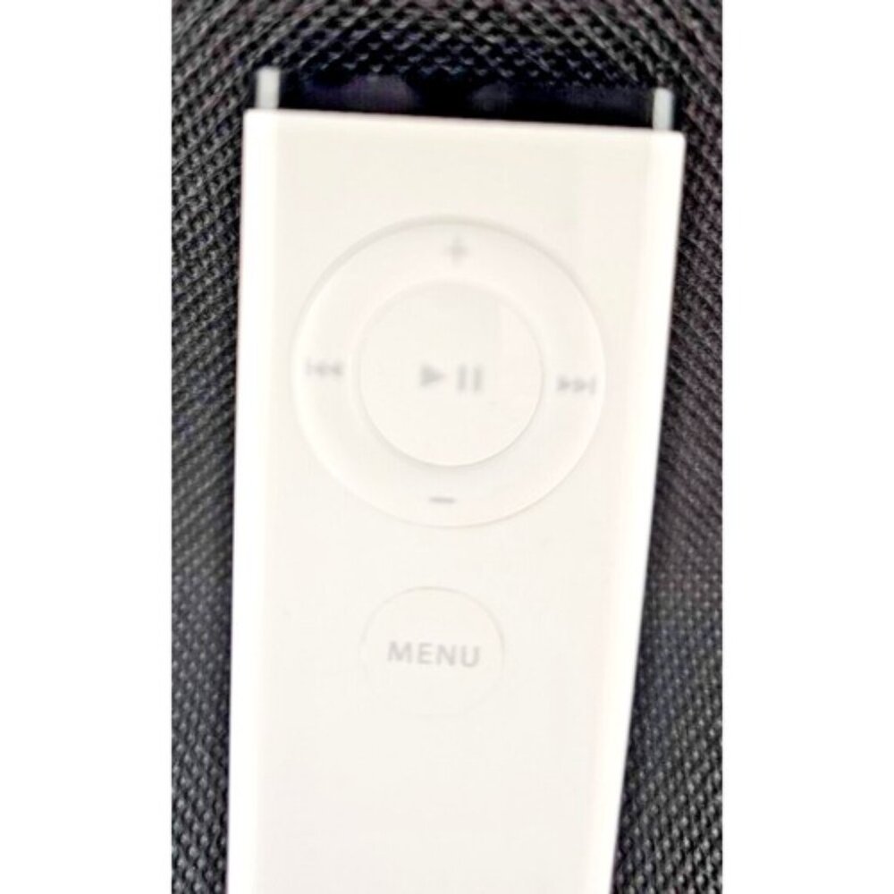 Apple White Remote Control - Picture 4 of 11